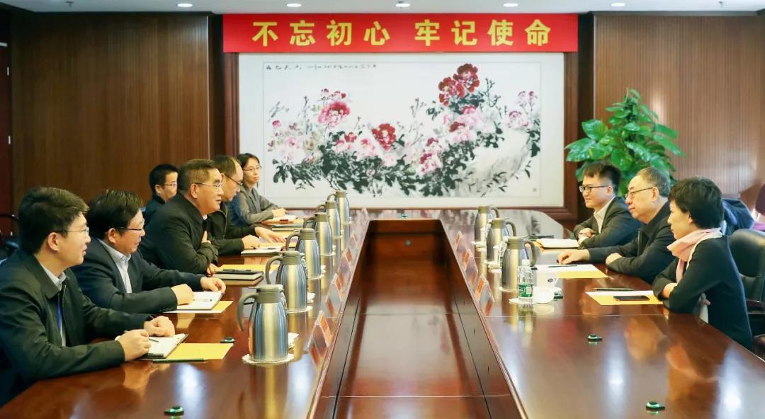 姜仁鋒會見中國國新黨委委員、總會計師劉學(xué)詩 